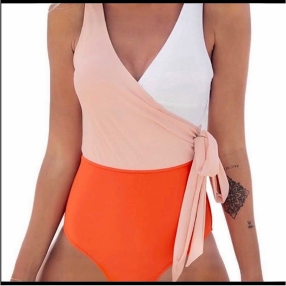 Cupshe One Piece Swimsuit Sz S Orange 🍊 Peach 🍑 & White NWT - Picture 2 of 7